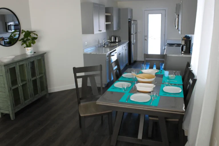 The kitchen and dining table at Eileen's Place.
